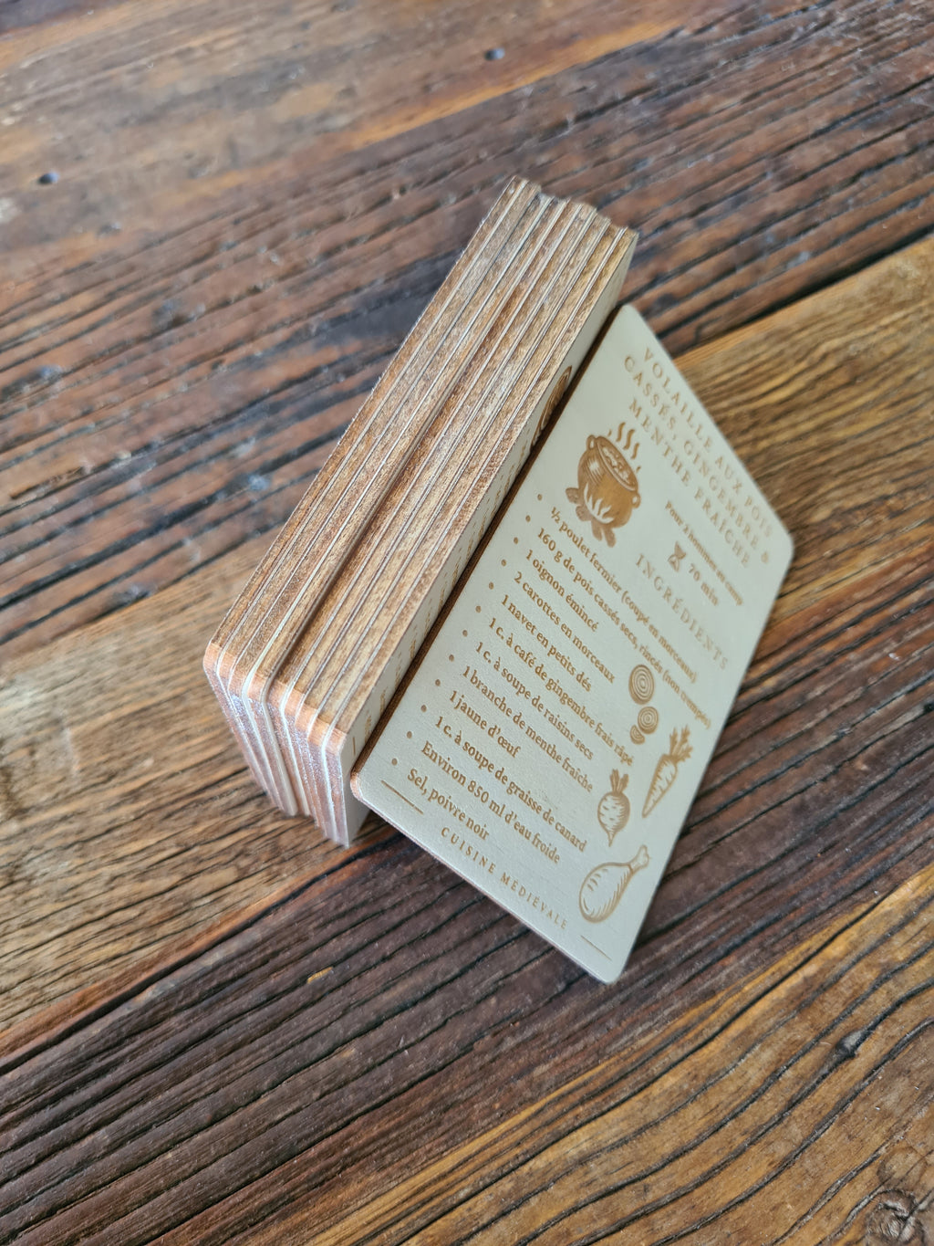 Recettes du Moyen Âge sur cartes bois, coffret pour cuisiner dehors en toute liberté 