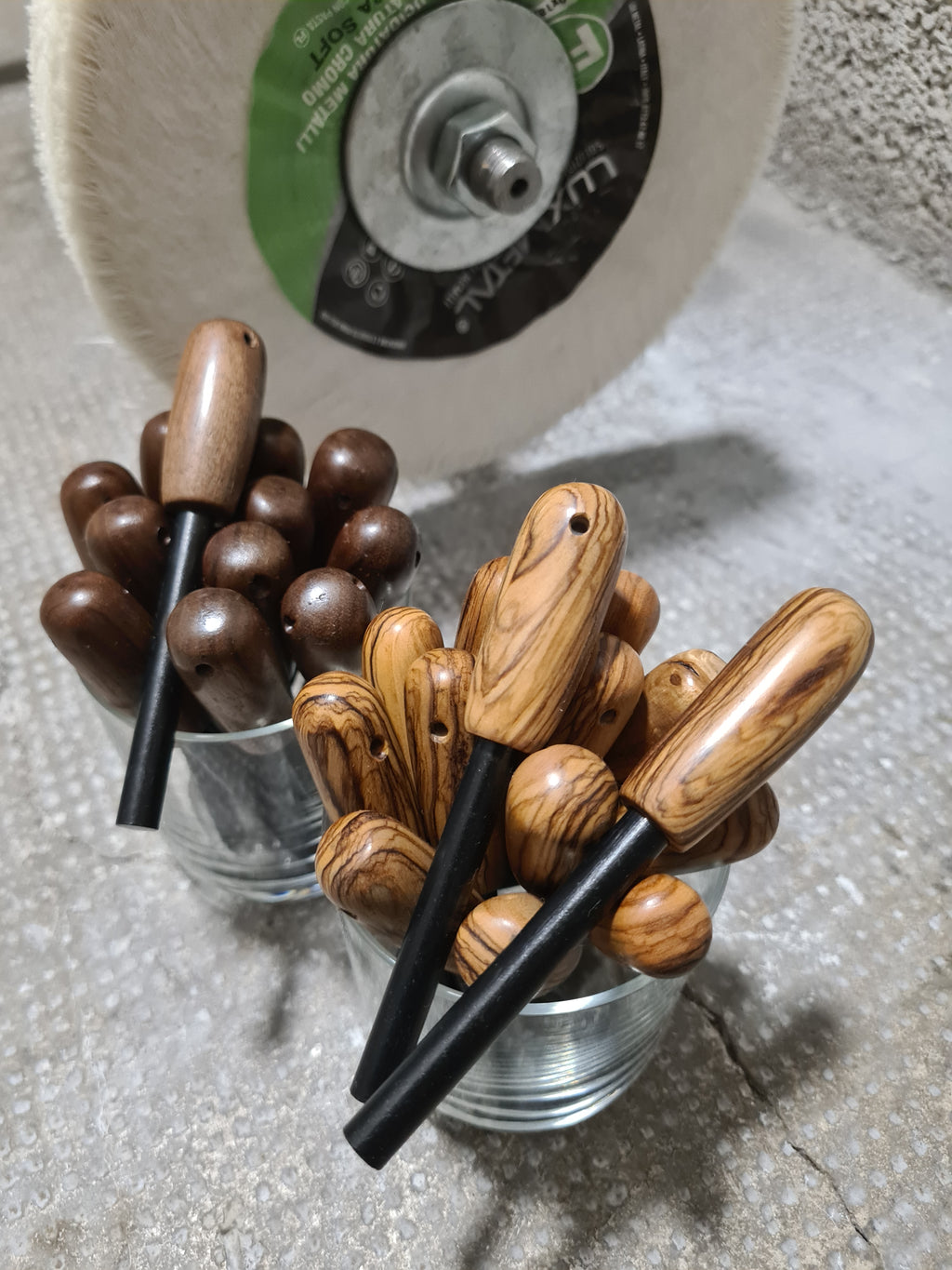 Polissage des cabochons de ferrocérium
