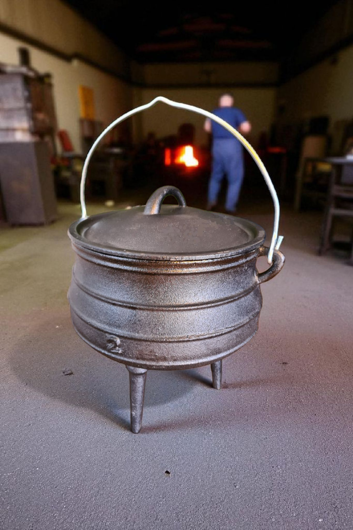 Chaudron en fonte 3 pieds – Modèle #2 (6L) – 100 % fonte brute – prêt à l’emploi – cuisson traditionnelle