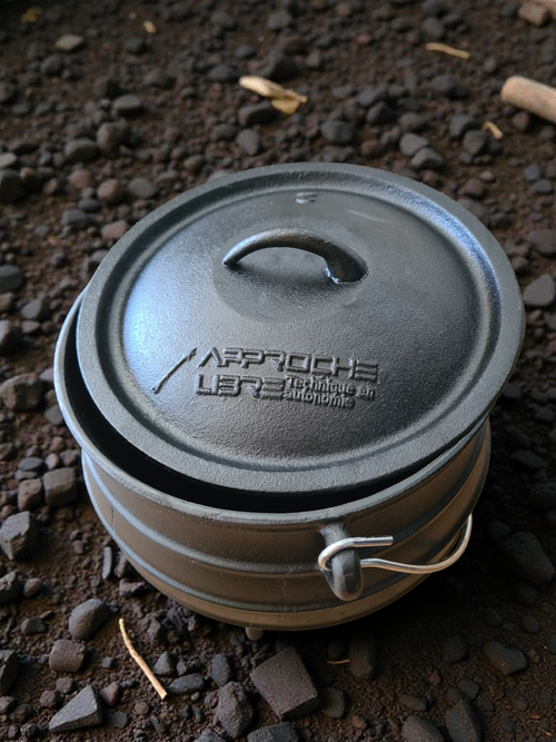 Chaudron en fonte de la marque Approche Libre 