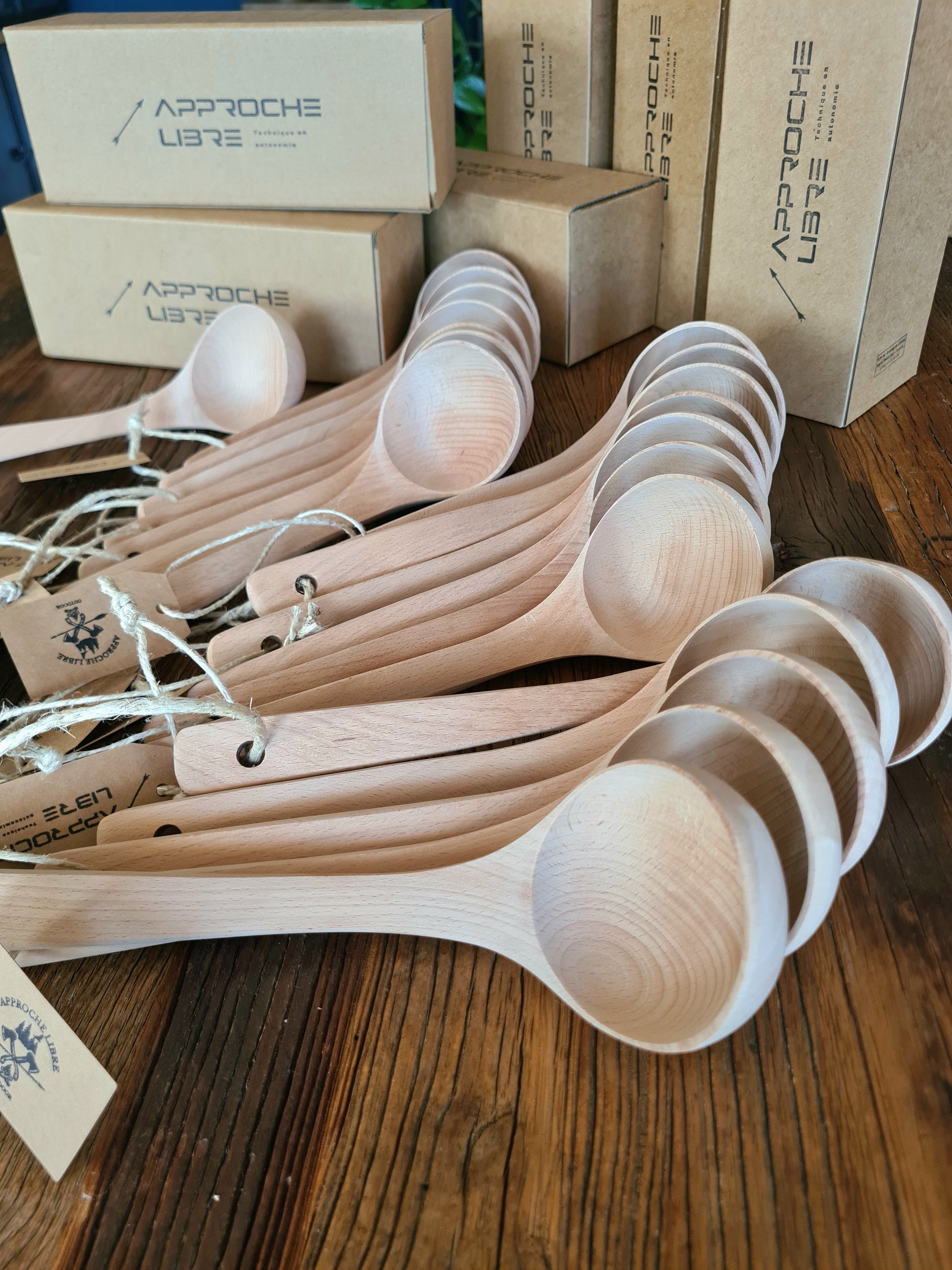 Louches pour la cuisine au chaudron de la marque Française Approche Libre. Écologique et solide.