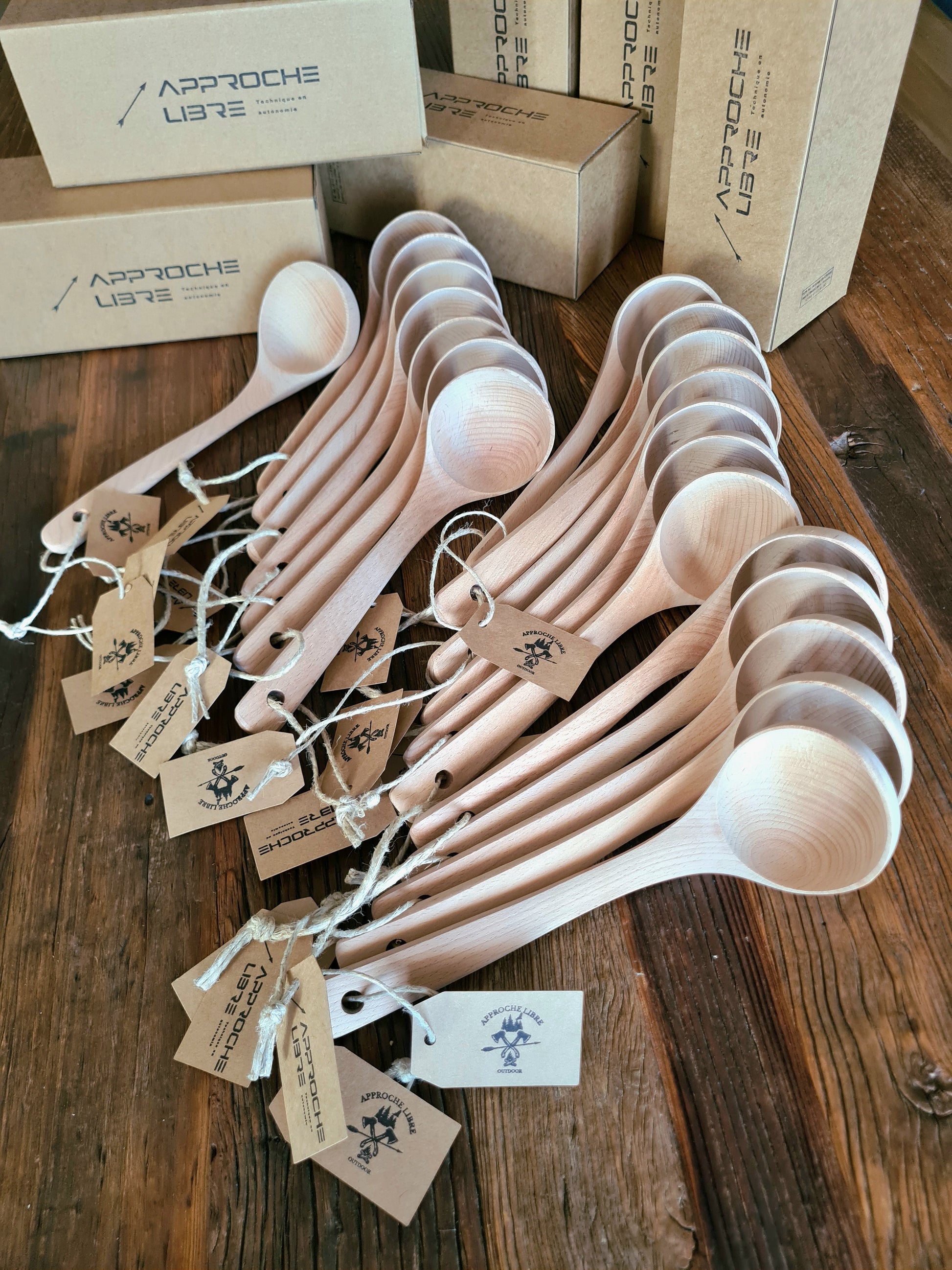 Magnifiques Louches en bois de hêtre naturel sans vernis Longueur totale 26 cm. 