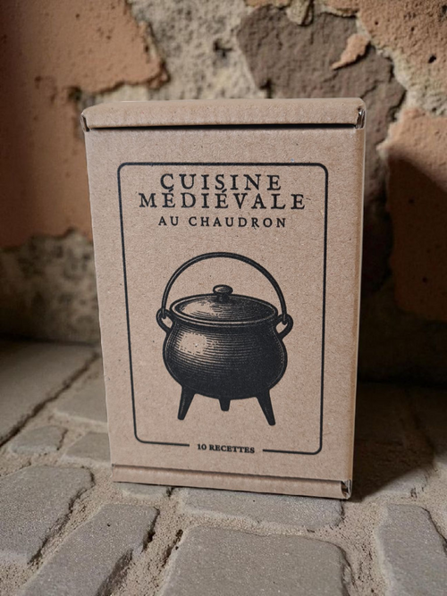Coffret de 10 recettes médiévales gravées sur cartes en bois pour cuisine au chaudron.