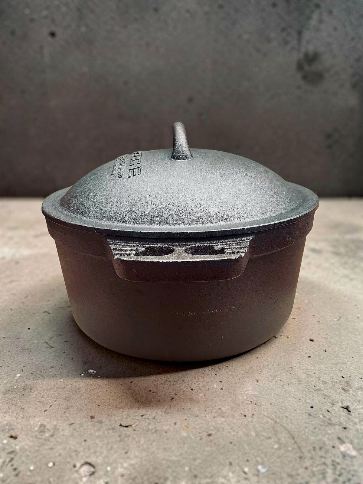Cocotte en fonte 5L Monobloc et durable 