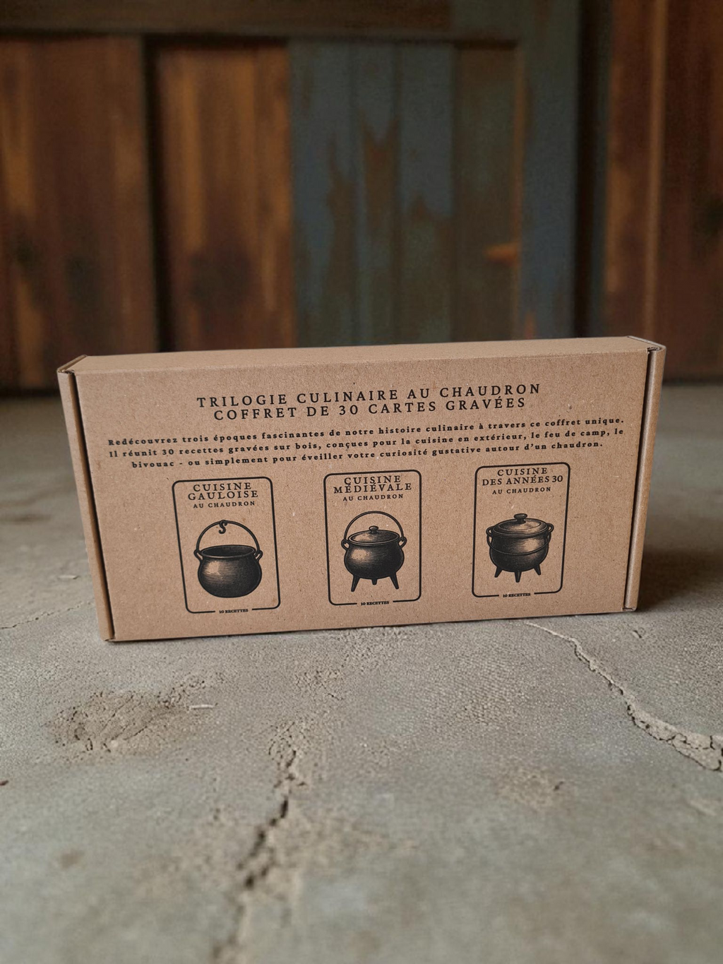 Coffrets de recettes historiques pour cuisiner au chaudron sur  feu de bois.